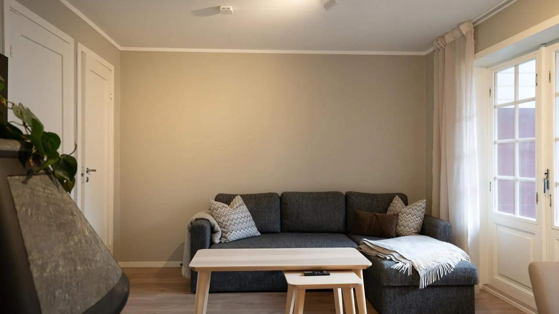 Central Family Apartment - Well Equipped And Newly Renovated