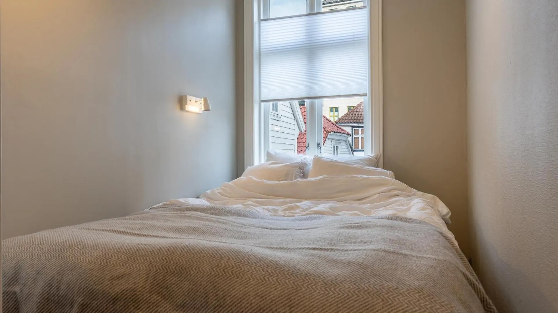 Central Family Apartment - Well Equipped And Newly Renovated
