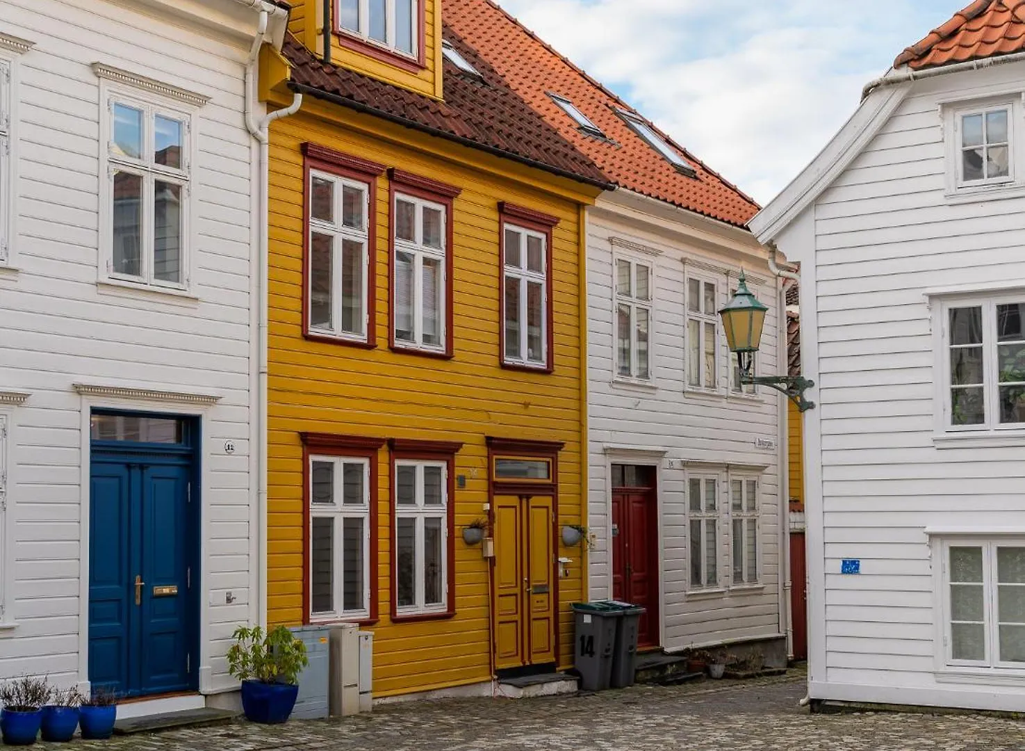 Central Family Apartment - Well Equipped And Newly Renovated  Bergen